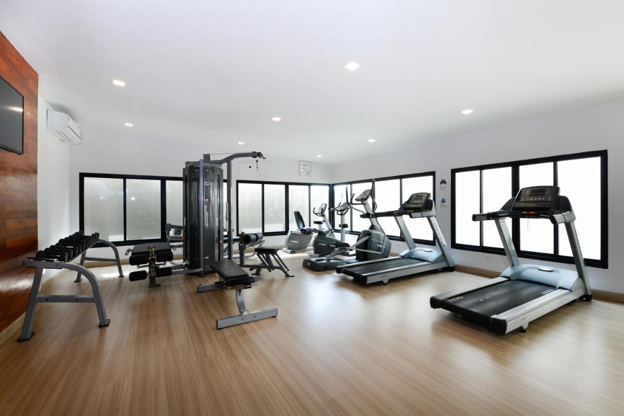 Ramada By Wyndham Ekamai Residences Khách sạn hẻo lánh *