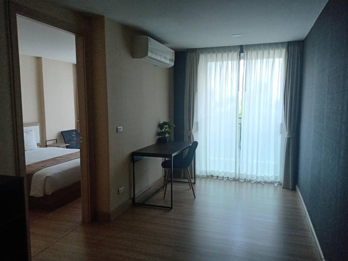 Khách sạn hẻo lánh Ramada By Wyndham Ekamai Residences Bangkok