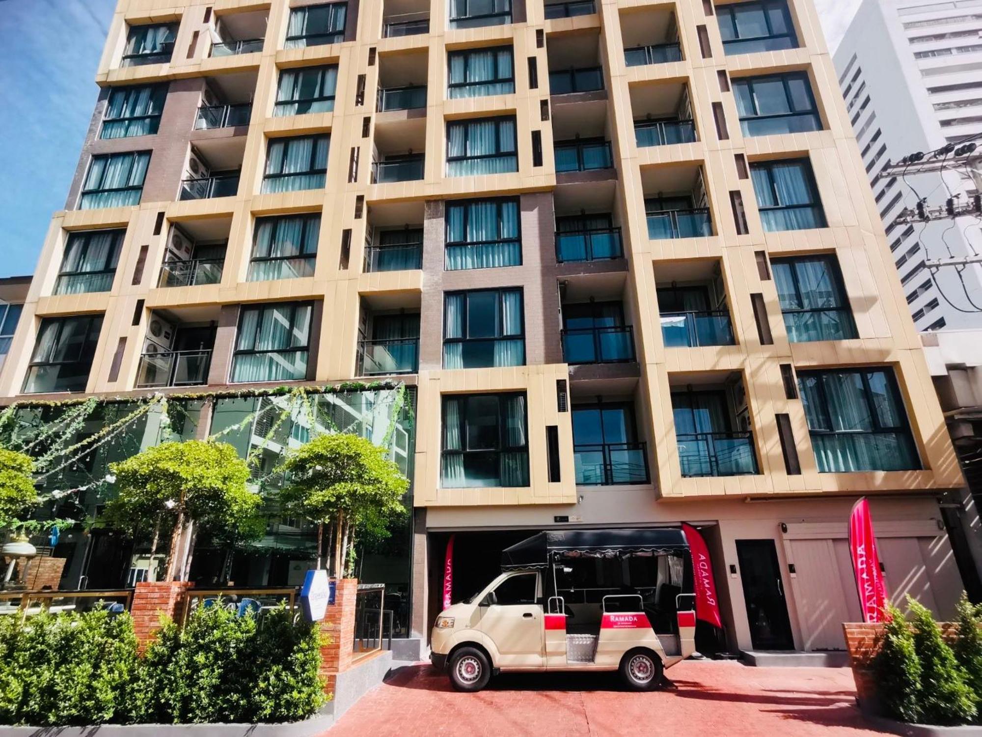 Khách sạn hẻo lánh Ramada By Wyndham Ekamai Residences *