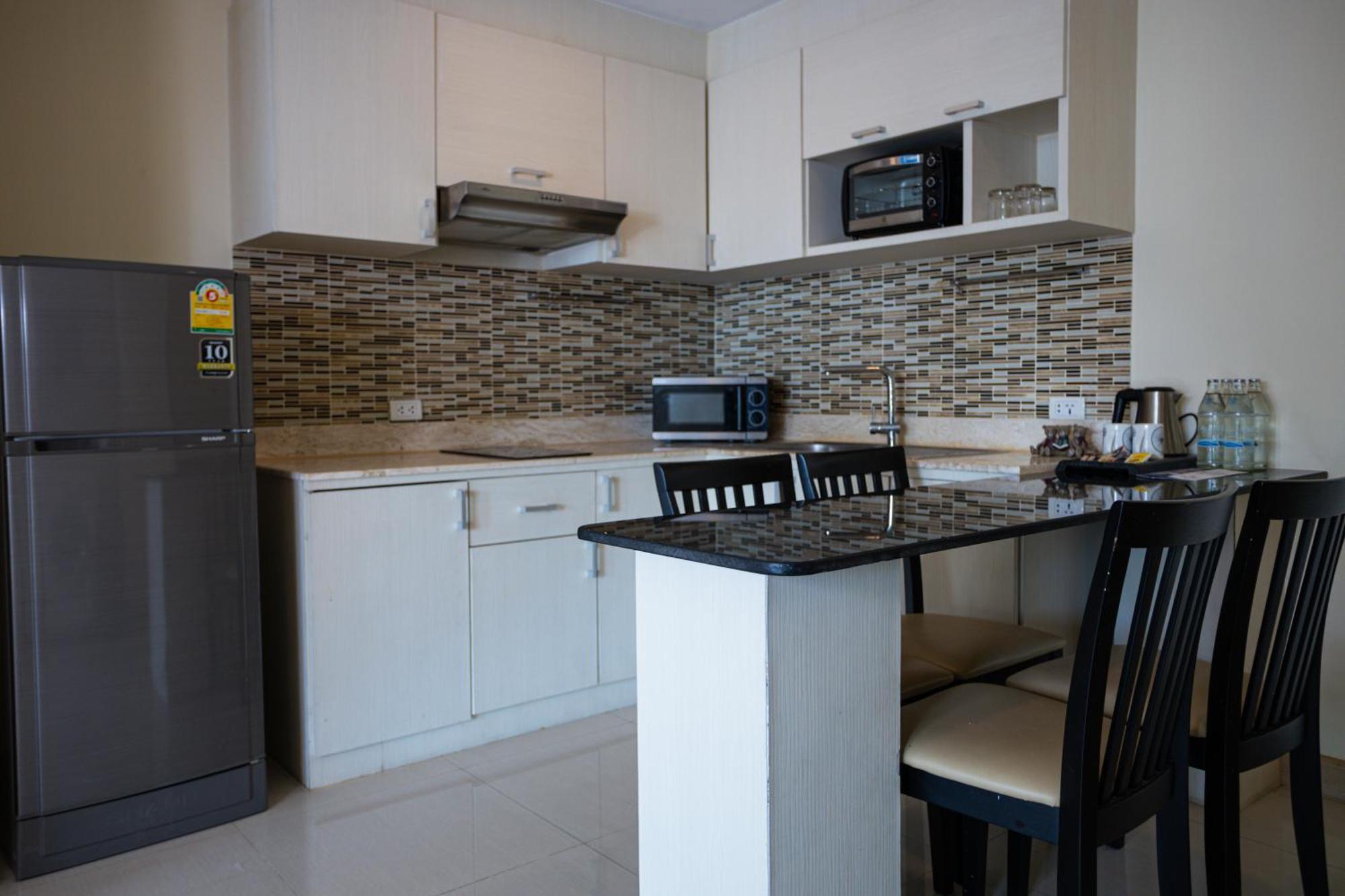 Ramada By Wyndham Ekamai Residences Khách sạn hẻo lánh