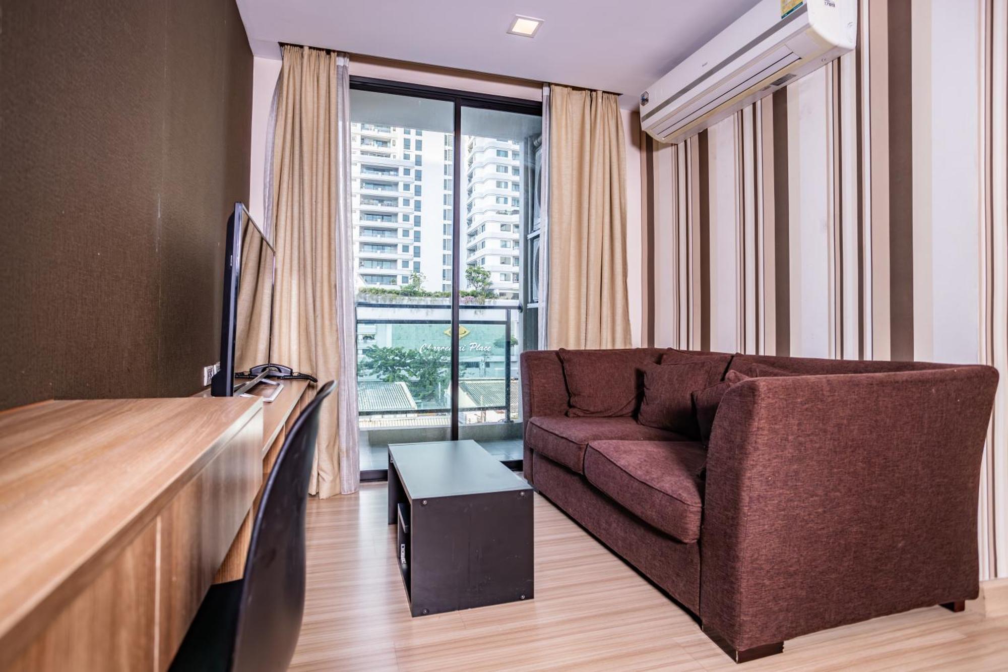 Ramada By Wyndham Ekamai Residences Khách sạn hẻo lánh Bangkok